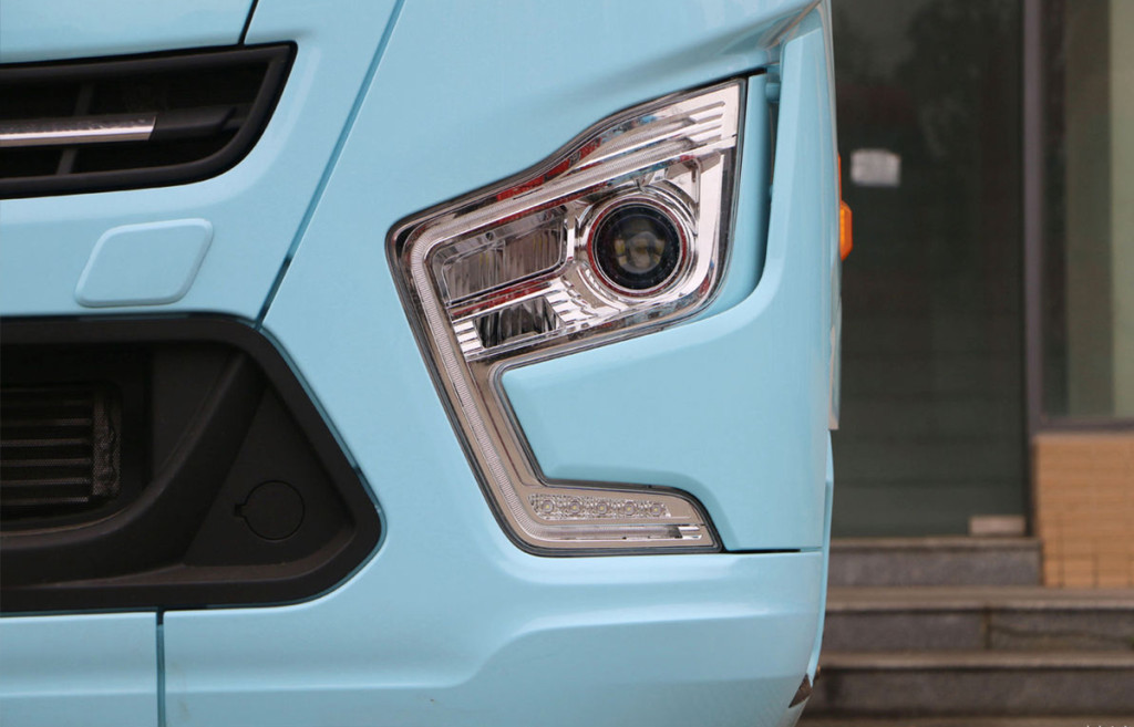 SHACMAN цвет: Ледяная мята